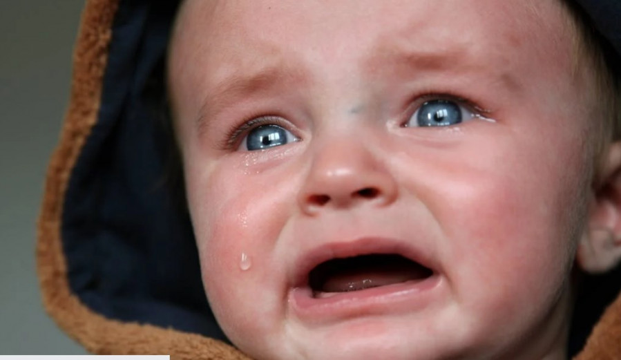 Когда у малыша истерика: как реагировать на плачь